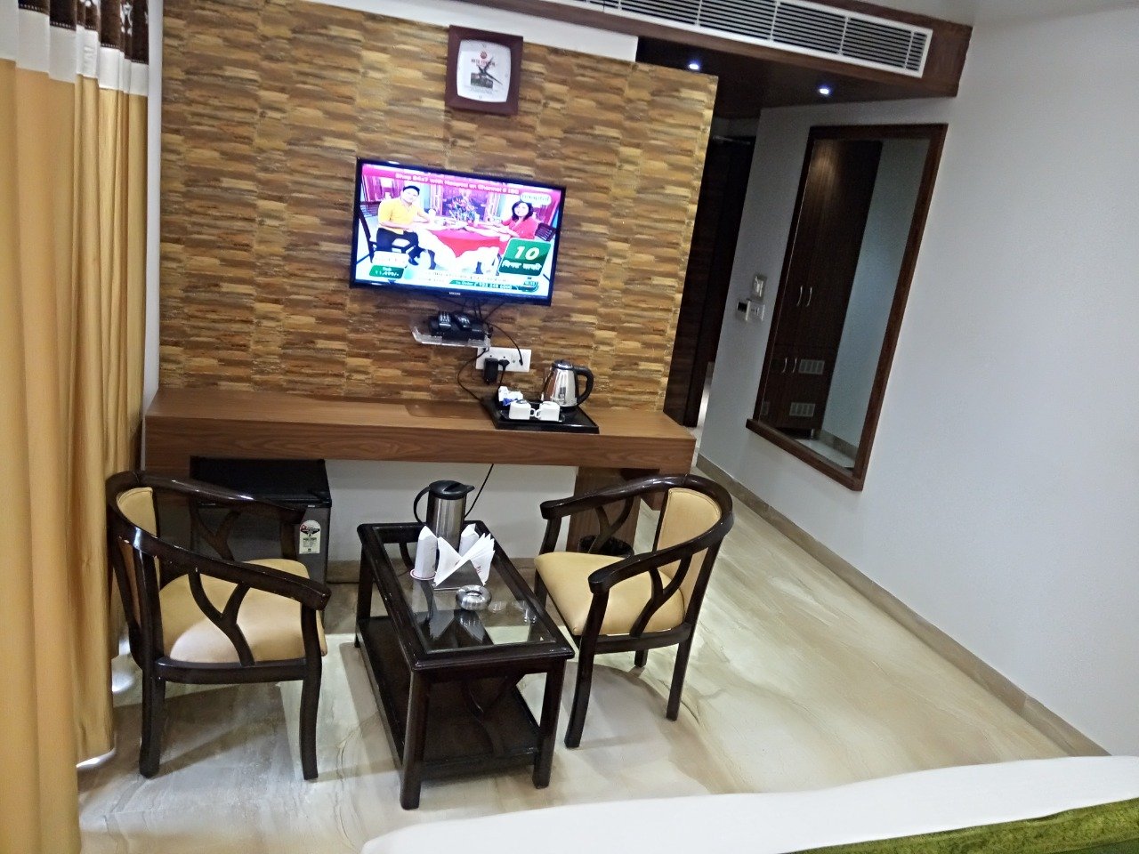 Room Sitting Area Hotel Sun View International Karol Bagh